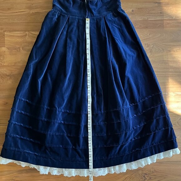 1980s Vintage girl’s skirt by Canadian designer Elen Henderson. Girl’s size 14 - Picture 5 of 8